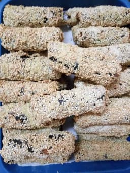 Sesame roll